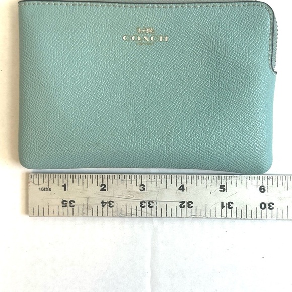 Coach Light Aqua/Mint Green Leather Zip-Around Wallet Wristlet - Picture 8 of 9